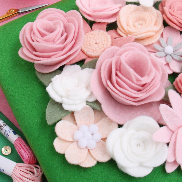 How to Make a Wavy Felt Flower
