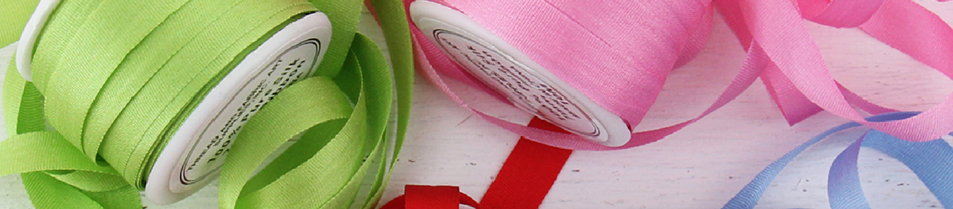 Threadart 2mm Silk Ribbon Set - Red/Pink Shades - Four Spool