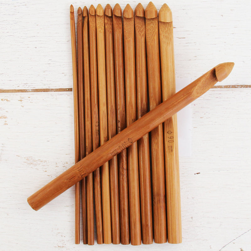 Bamboo Crochet Hook Set with 12 Hooks - Threadart.com